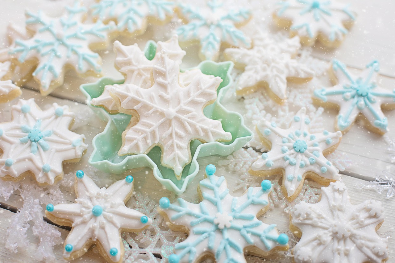 Decorating with Royal Icing: Wet-on-Wet Techniques for Gorgeous Cookies
